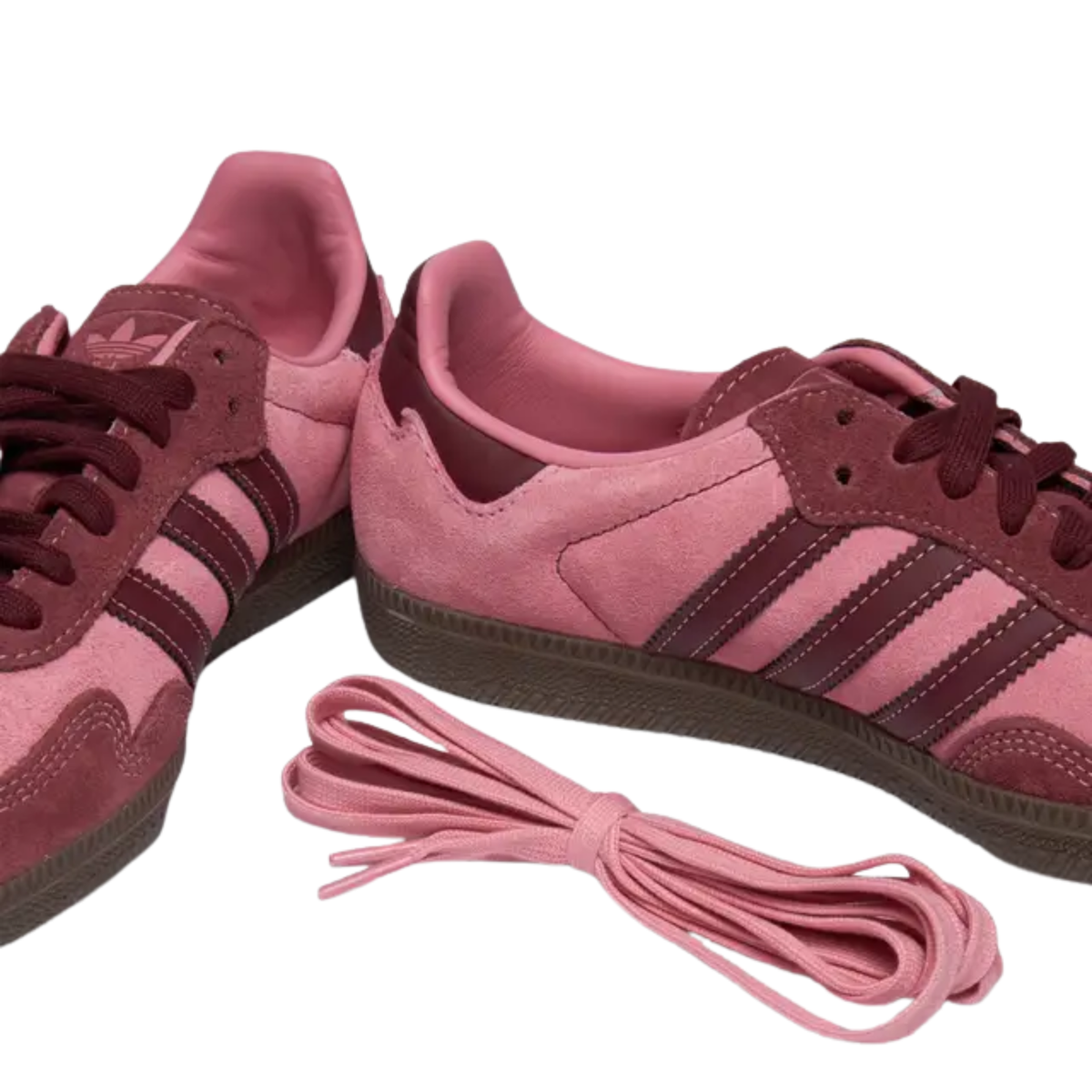 Détails des surpiqûres et empiècements de la Adidas Samba OG IH6704
