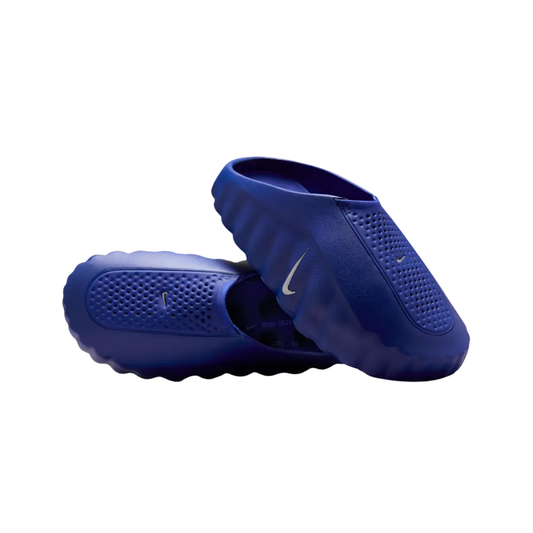 Paire de Nike Mind 001 Slide Old Royal HQ4309-400 vue trois quarts avec semelles intérieures