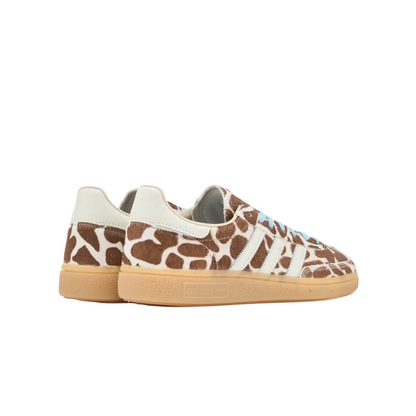Vue latérale de la Adidas Handball Spezial Crystal Linen animal print