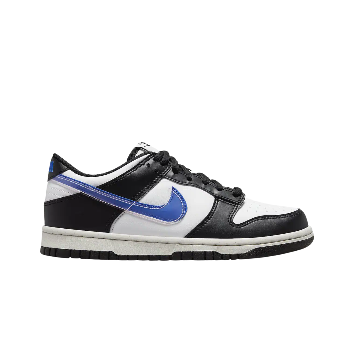 Nike Dunk Low Next Nature TPU Swoosh GS FD0689-001 noire, blanche et bleue vue de profil