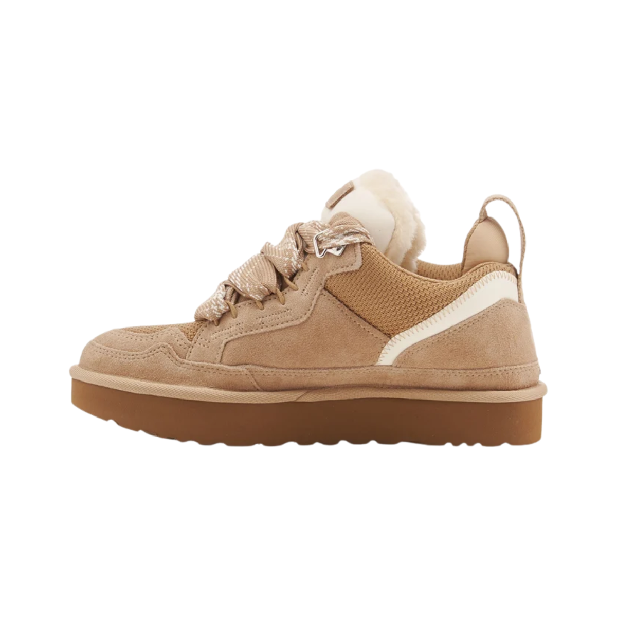 Vue latérale de la UGG Lowmel Sand Femme beige